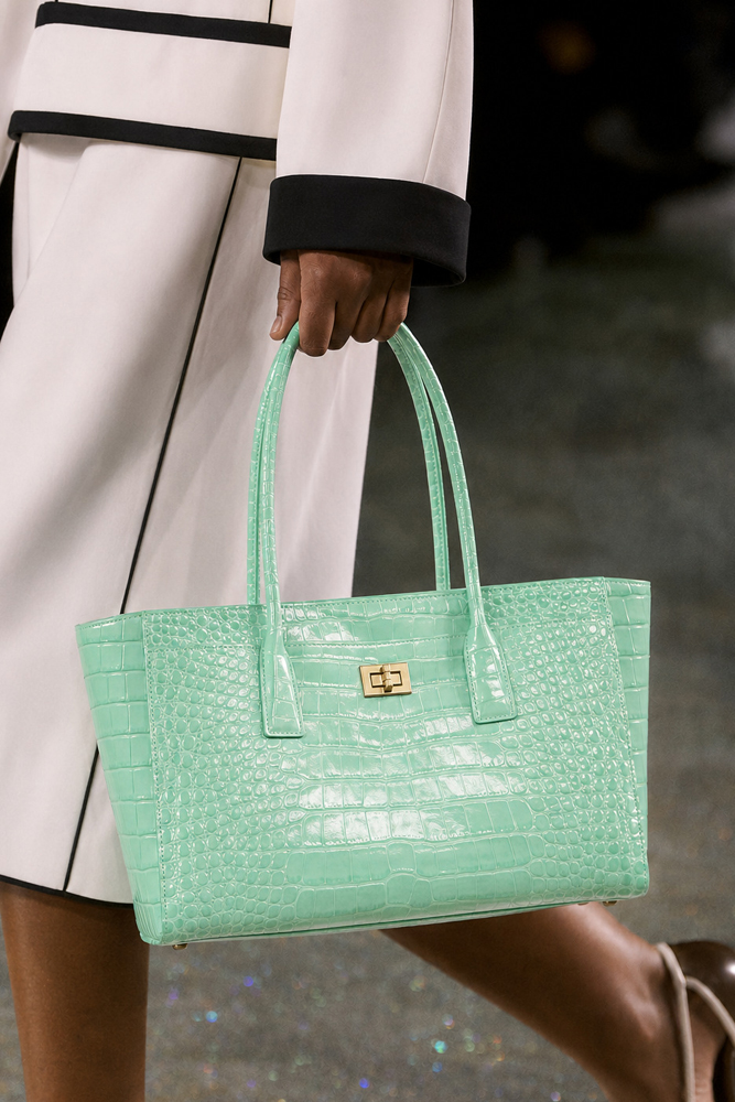 Leatherwork Embossing - Sac fourre-tout SHELKSBAG en cuir de