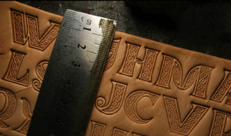 Ensemble complet de 26 moules  - Unique Leather Work avis et prix